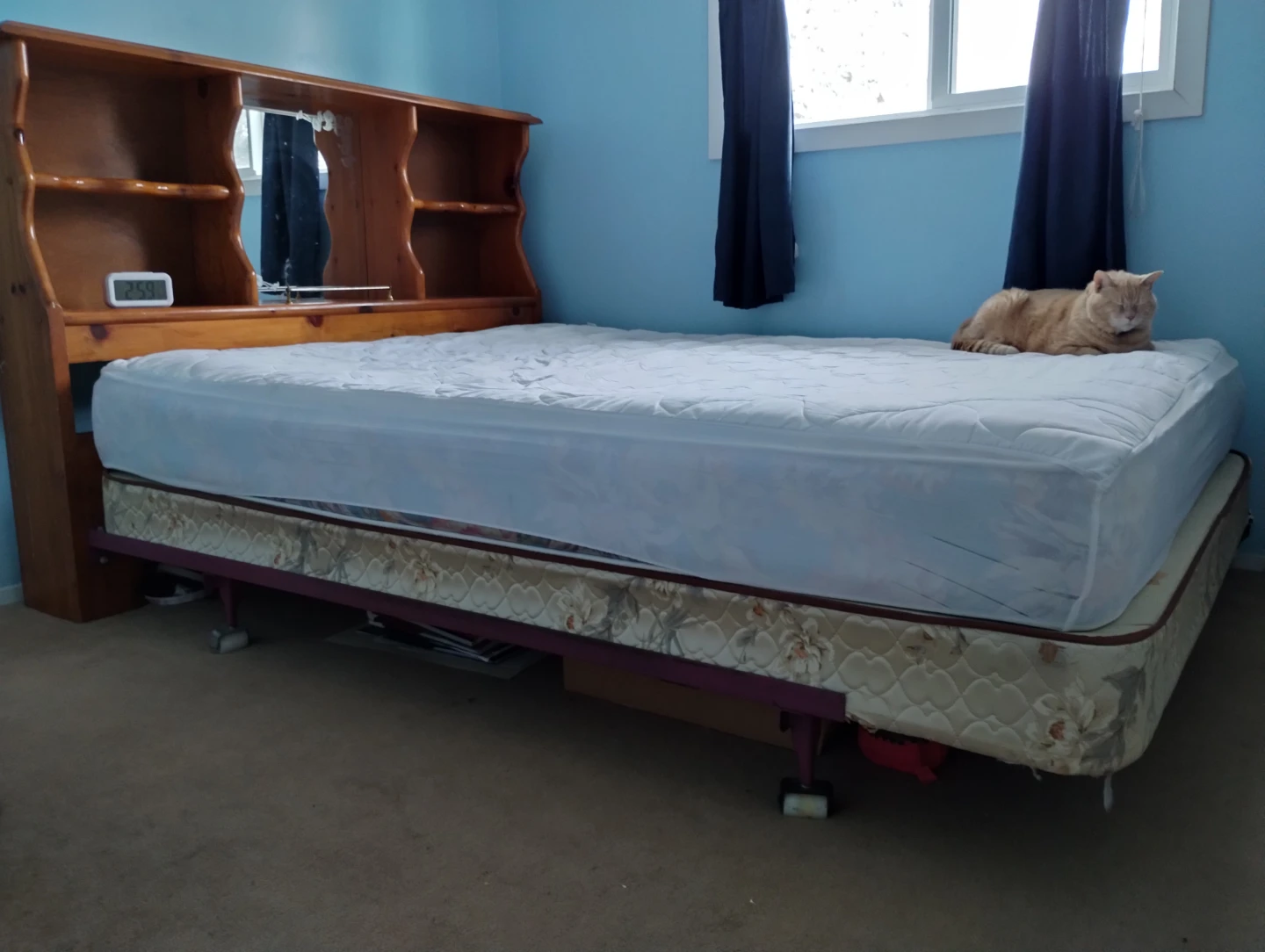 Queen bed and headboard - photo 4