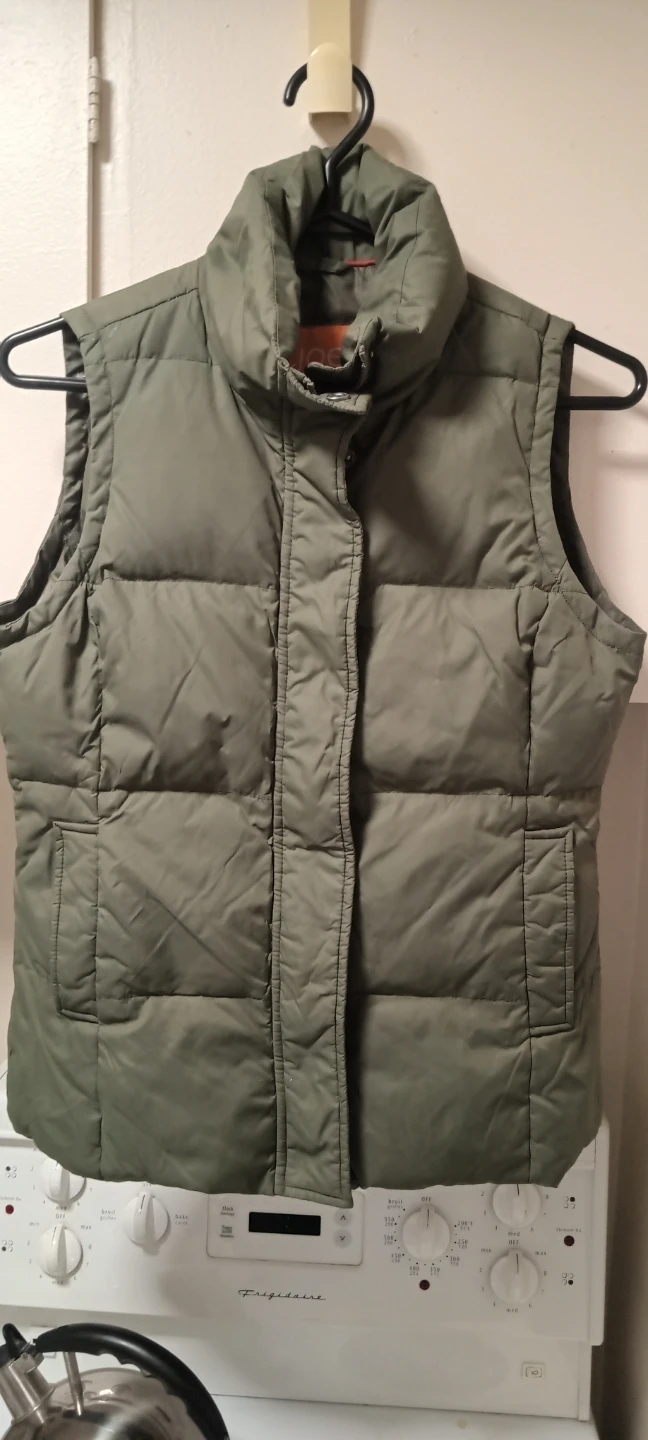 Womans Joe Fresh Puffer Vest - Olive Green -Size small.