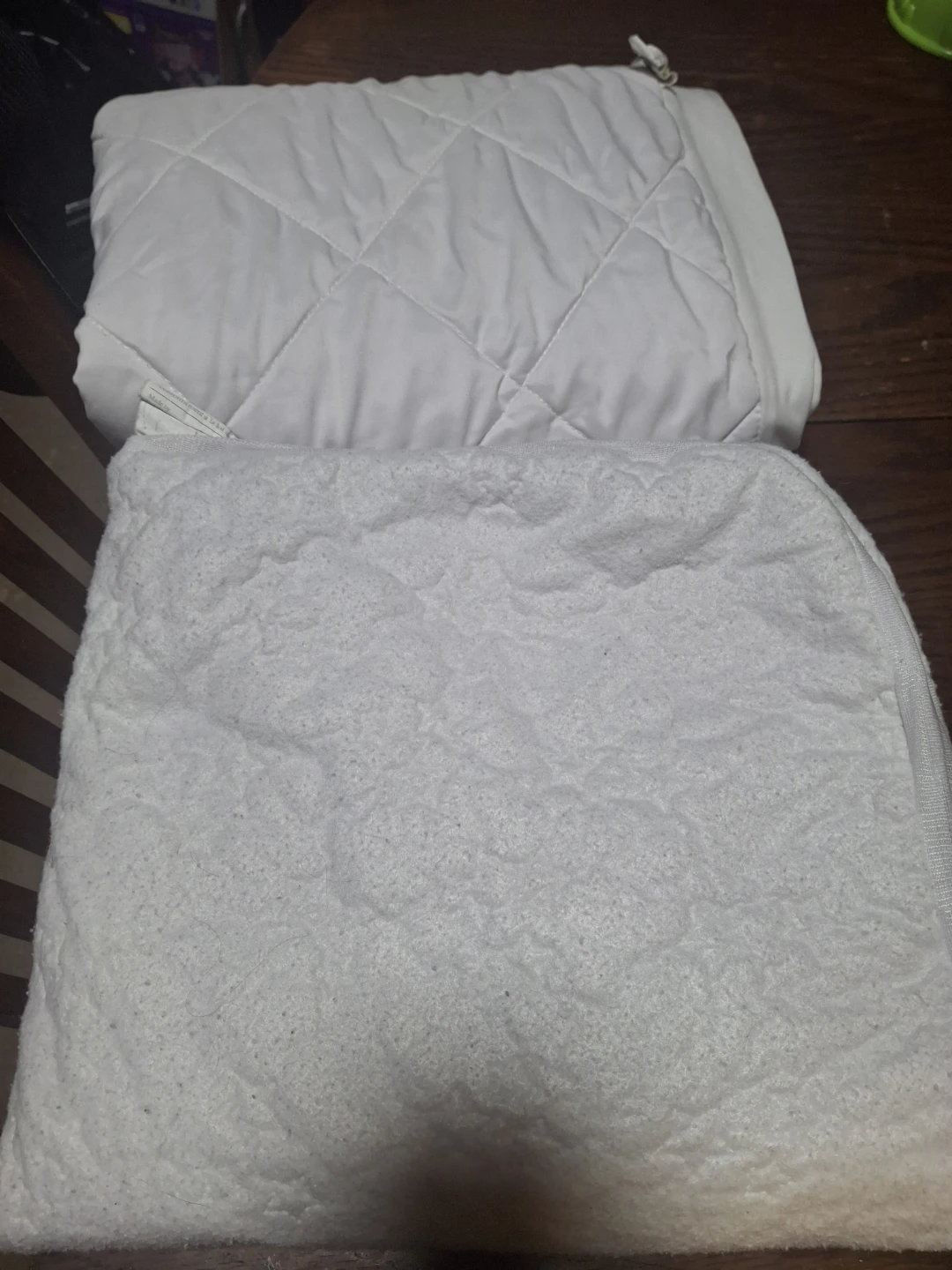2 crib mattress protectors