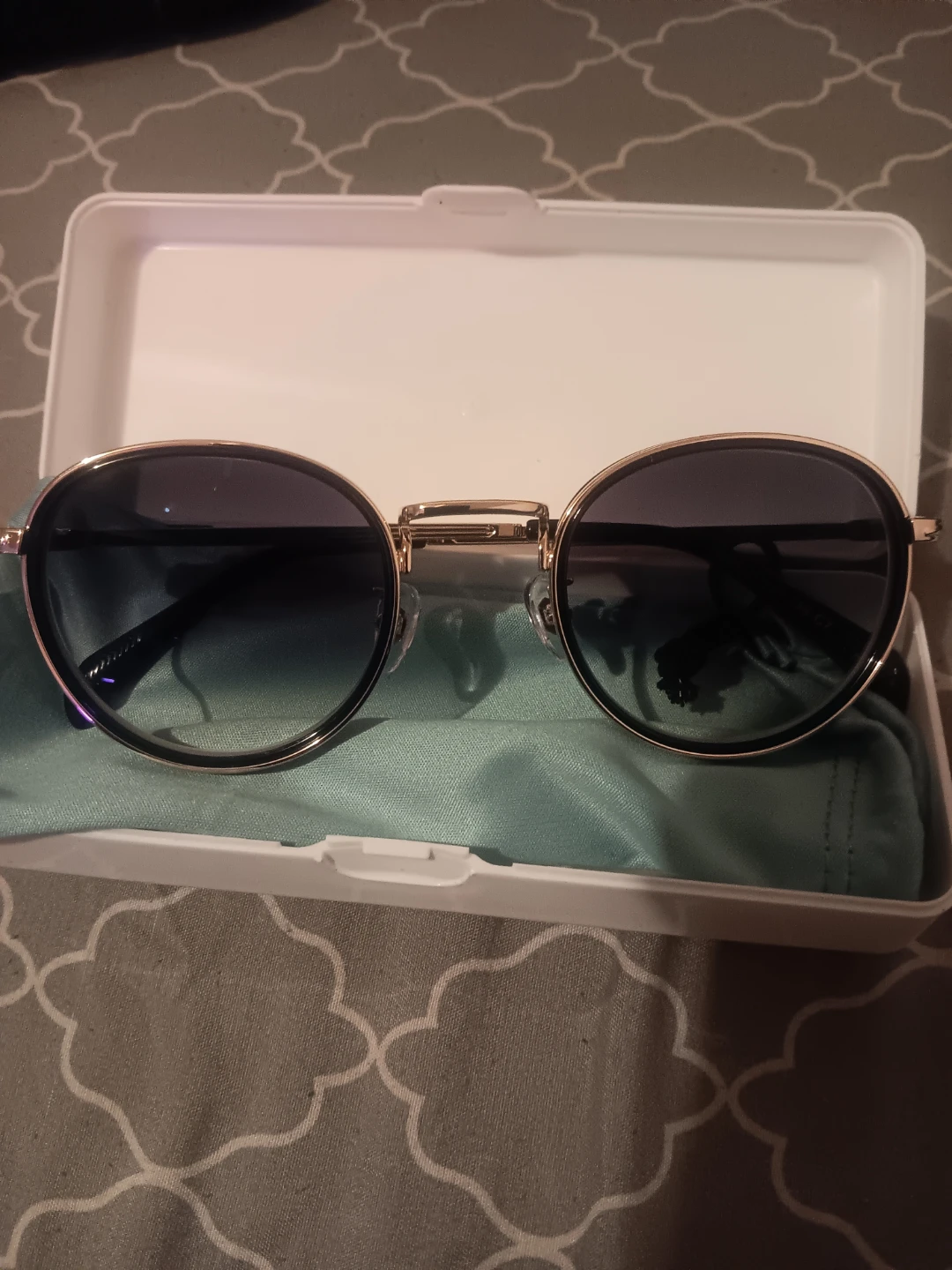 Sunglasses with Case - photo 2