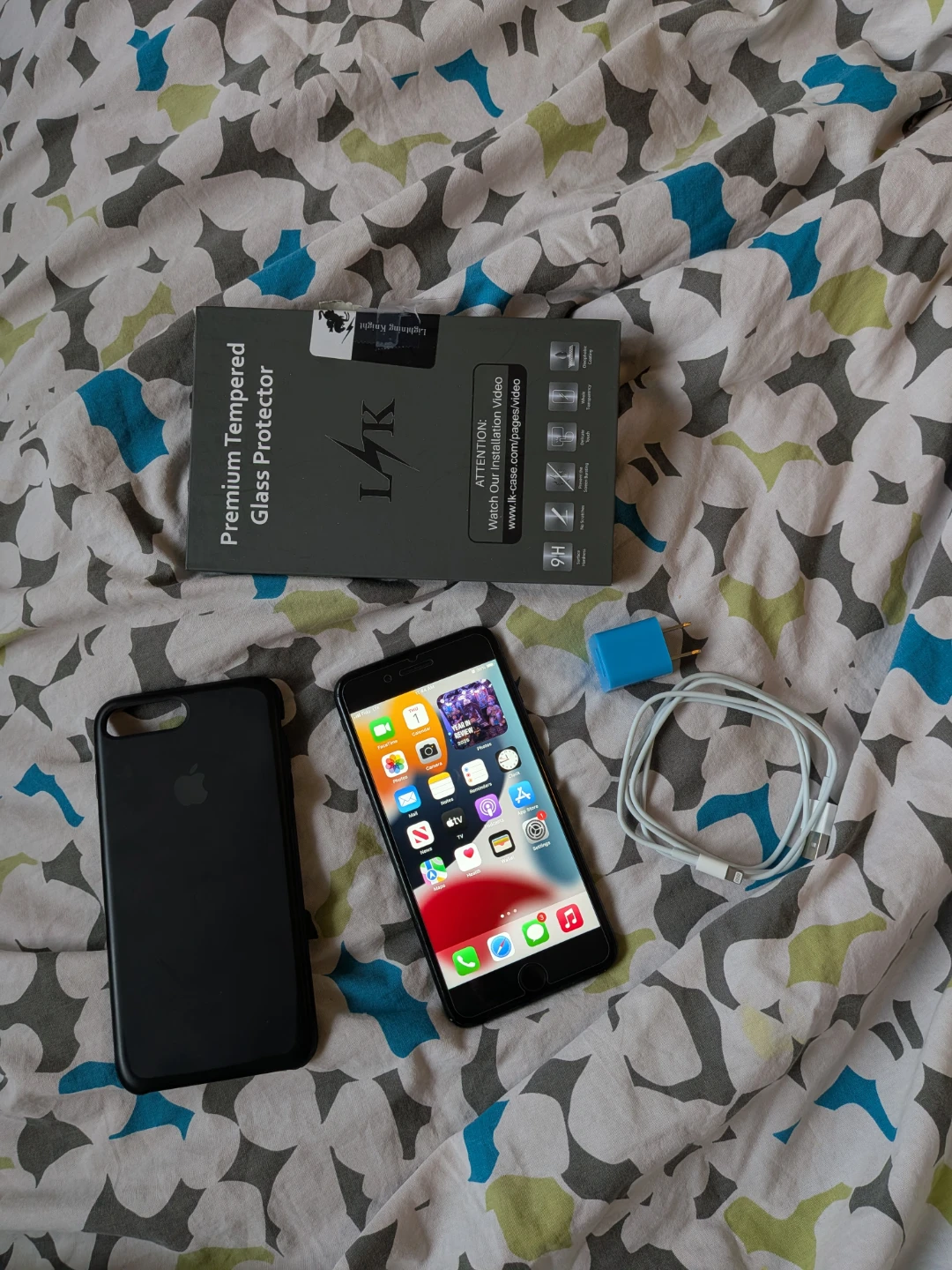 iPhone 7 Plus Black 256 GB with Case and Screen Protector - photo 3