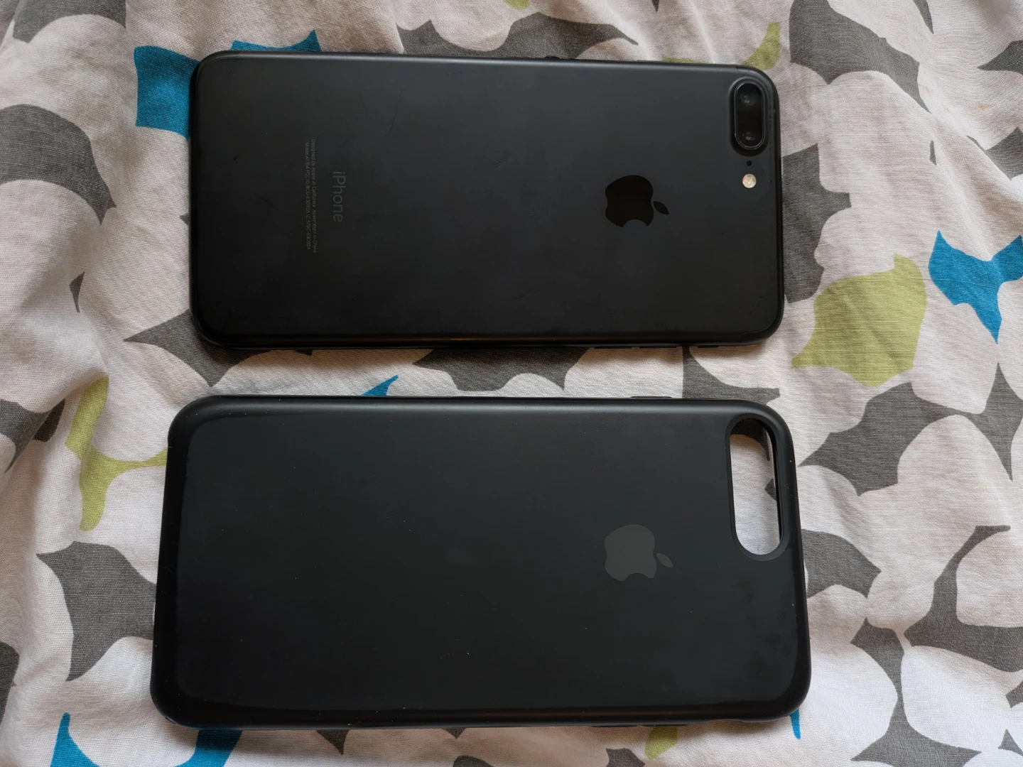 iPhone 7 Plus Black 256 GB with Case and Screen Protector - photo 4