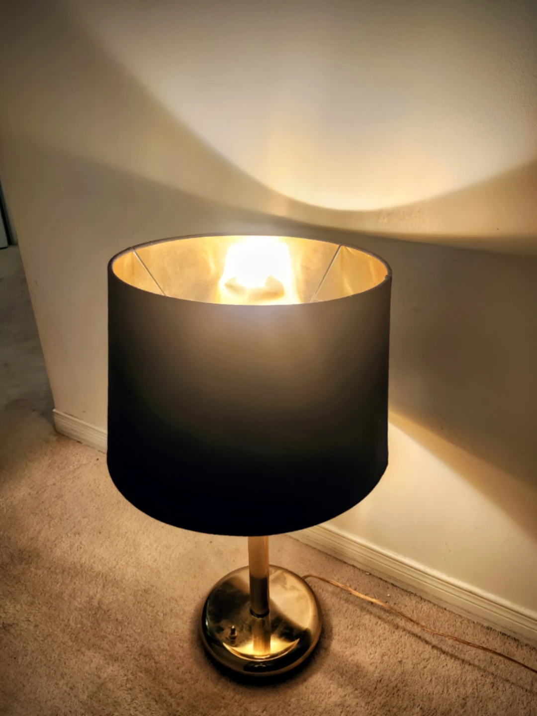 Gold & Black Accent Table Lamp- New - photo 3