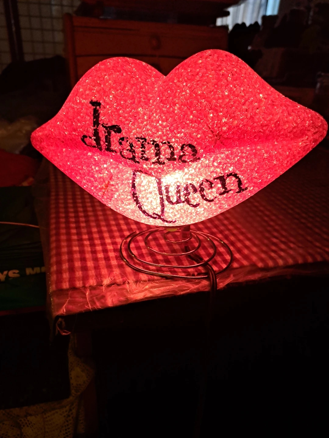 Pink "Drama Queen" Lip-shaped table Lamp - photo 3