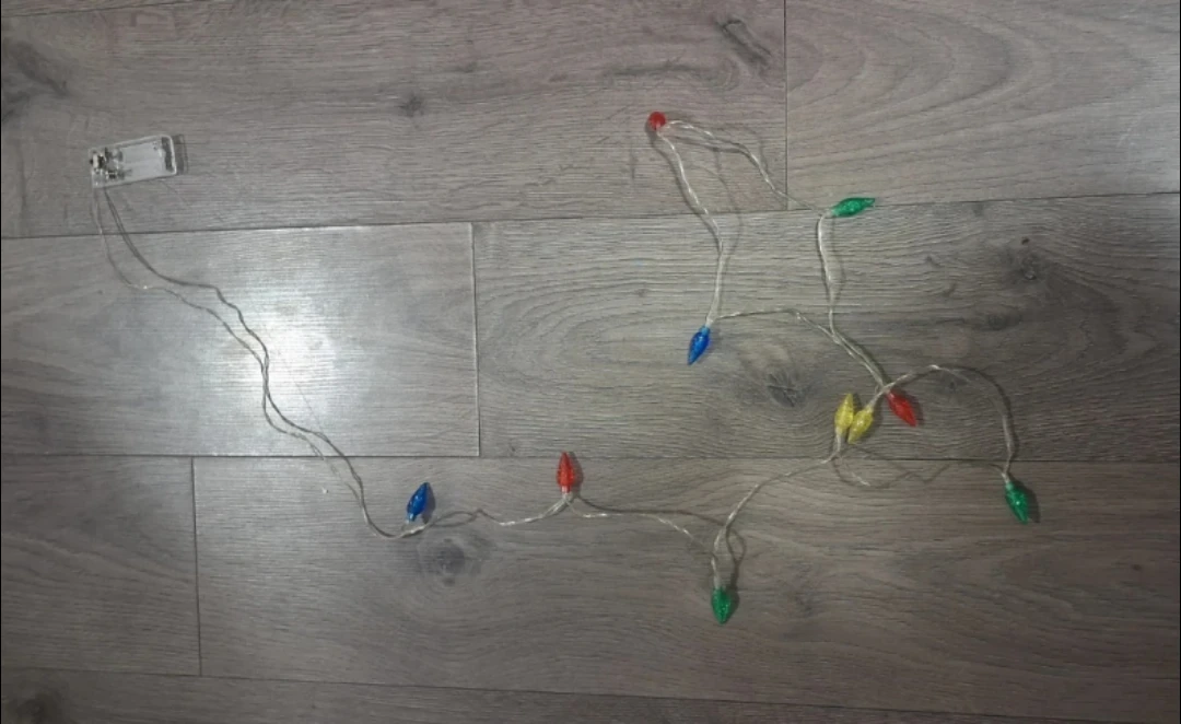 Christmas Lights and Tinsel Garland with Santa Head - photo 3