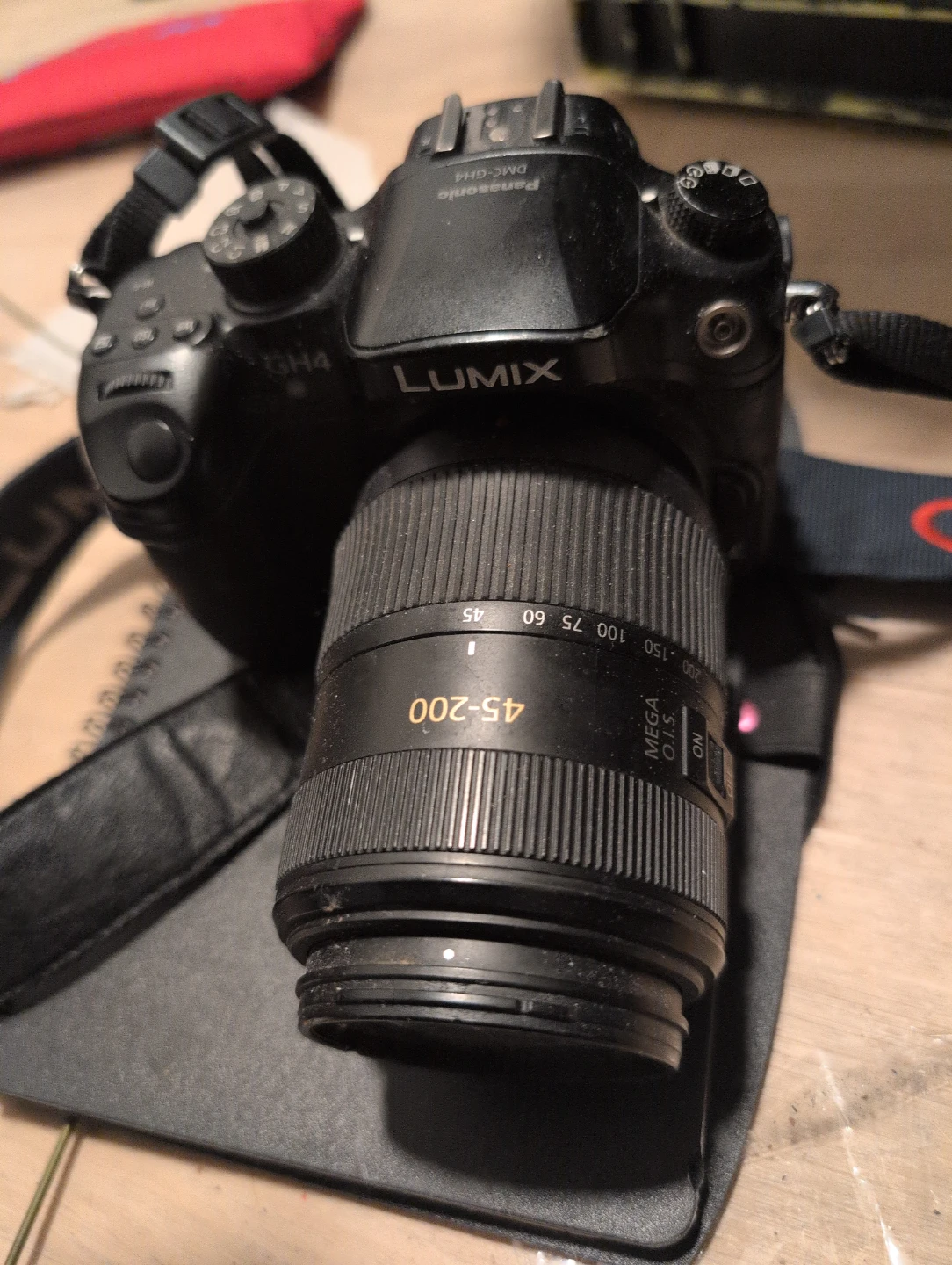 Panasonic Lumix DMC-GH4 Mirrorless Camera with 45-200mm Lens