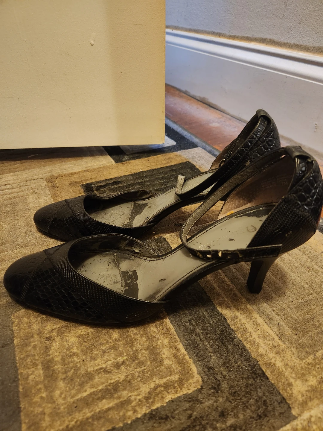 Etienne Aigner Black Heels Size 7M - photo 2