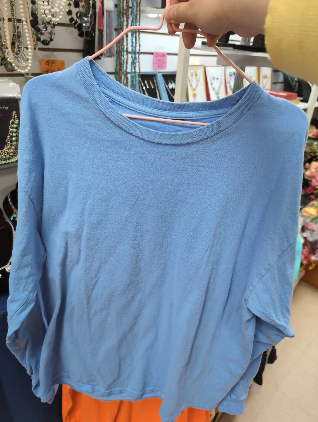 Cotton shirt size L $2 each - photo 3