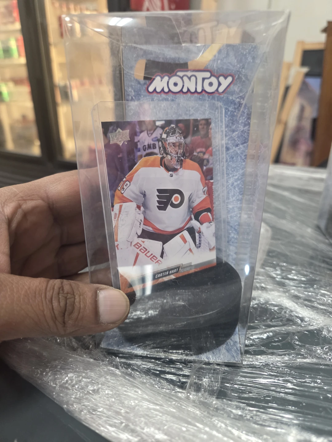 Montoy Hockey Card Puck Display