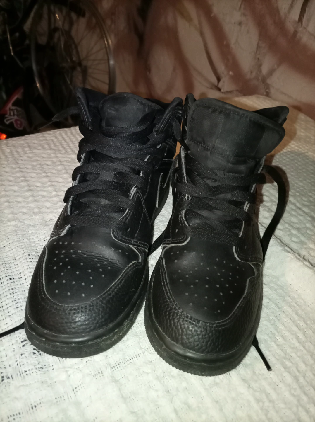 Nike Air Jordan 1 Mid Black Size 7Y