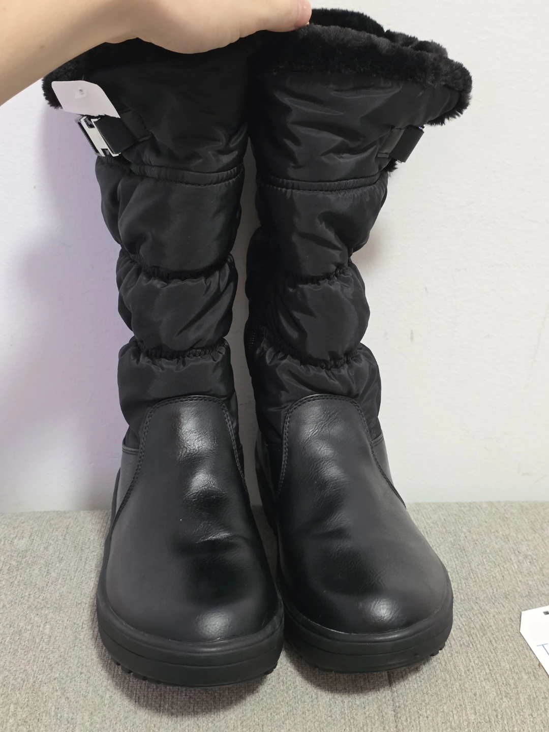 Womans Black Winter Boots - Size 7 - photo 4