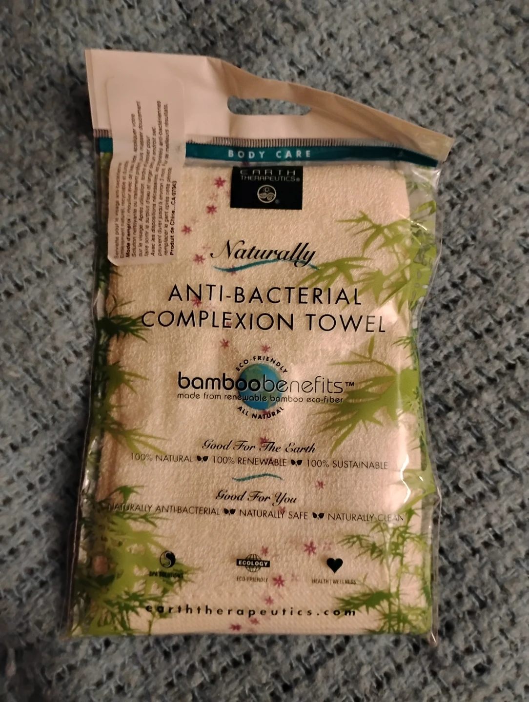 EARTH THERAPEUTICS ANTI-BACTERIAL COMPLEXION TOWEL