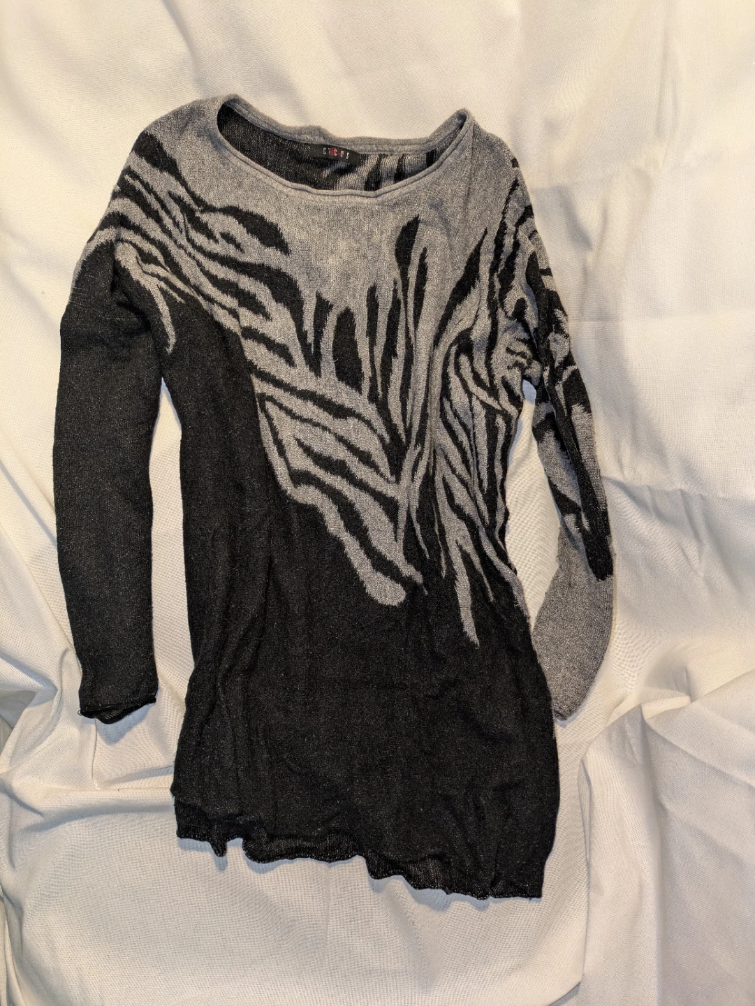 L - Assorted sweaters - photo 2