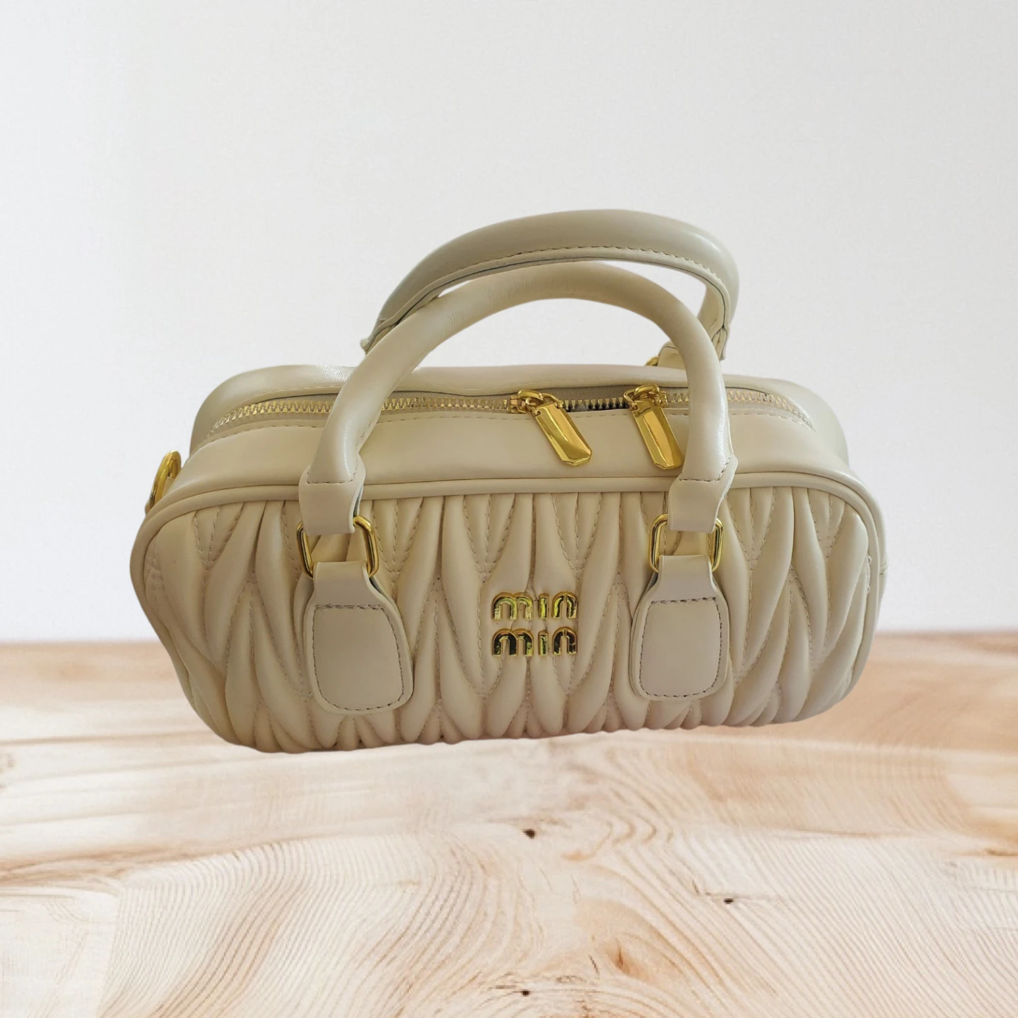 NEW- White Leather Handbag - photo 4