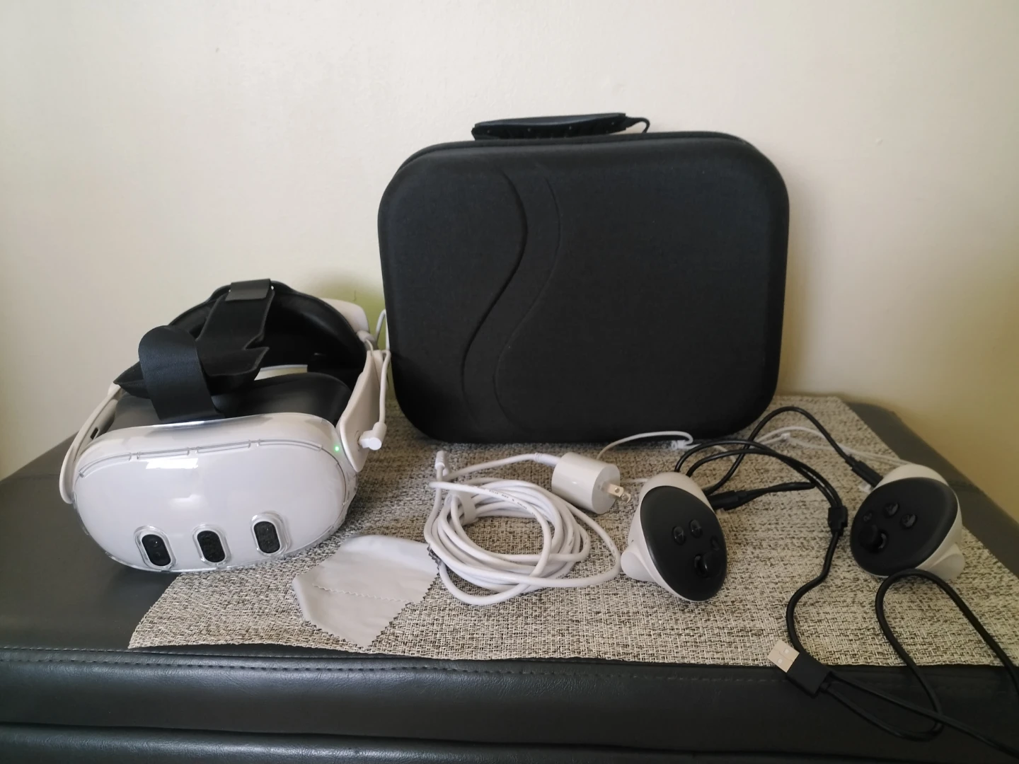 Meta Quest Pro VR Headset