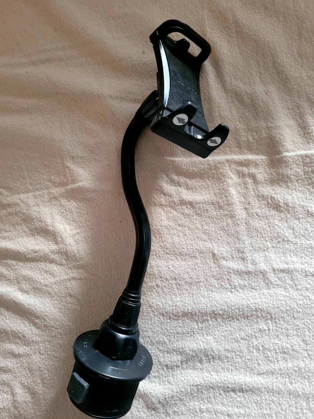 Macally Cup Holder Phone Mount🥕