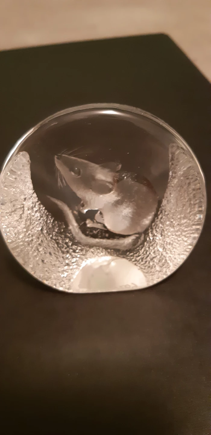 3 Swedish Crystal Paperweights - photo 5