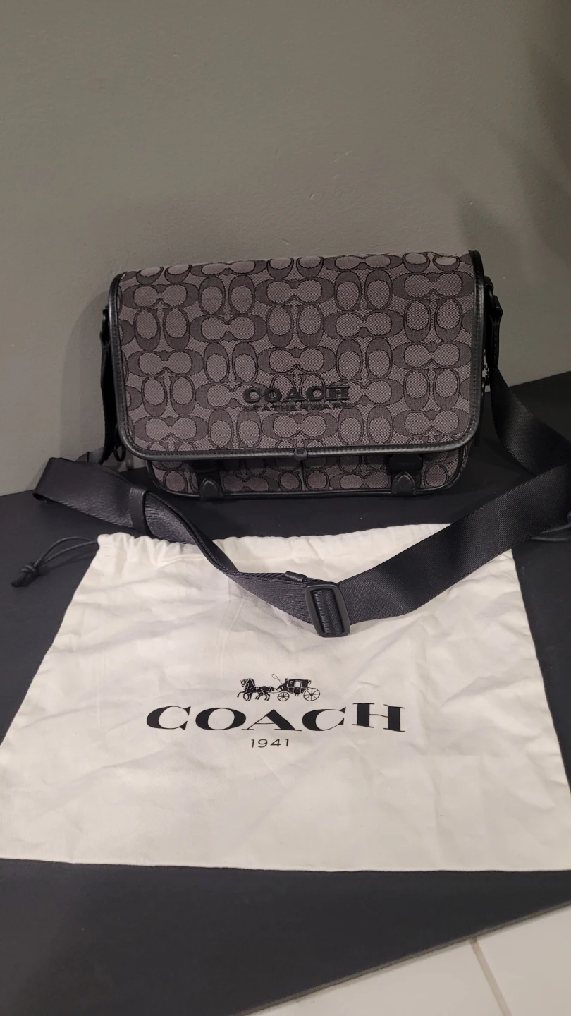Authentic Brand New Coach Messanger Bag.