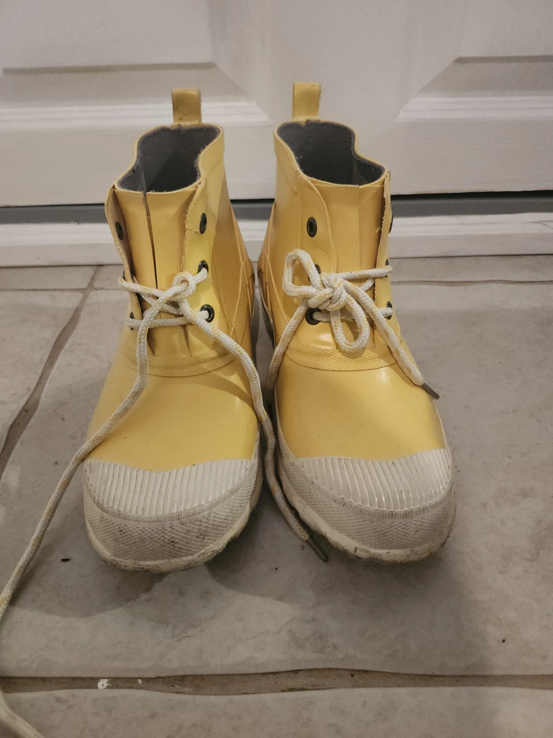Wind River Yellow Rubber Boots Size 9