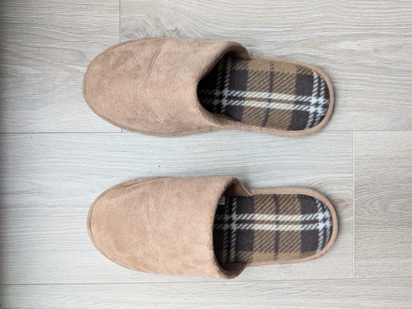 Beige Indoor Slippers 🧡