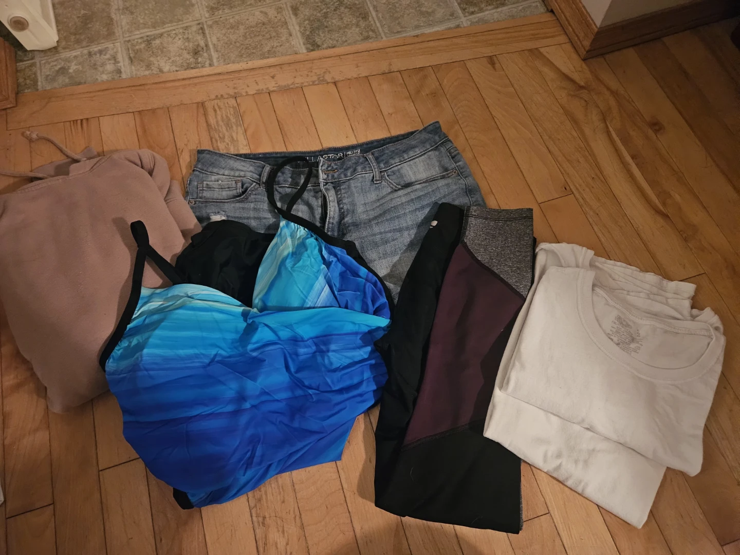 Free Women's Clothing Bundle - Size M-L