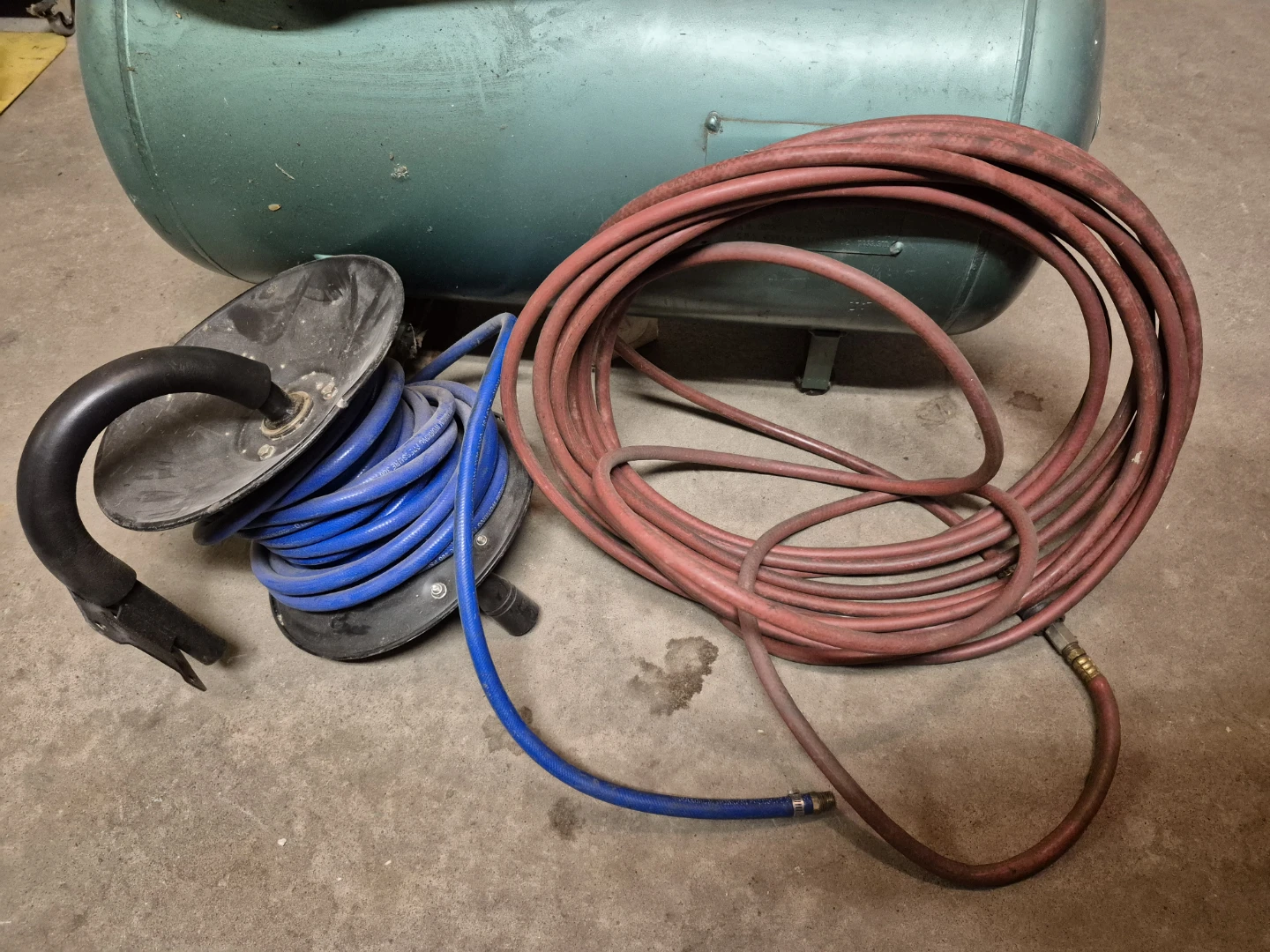 Air Compressor - photo 4