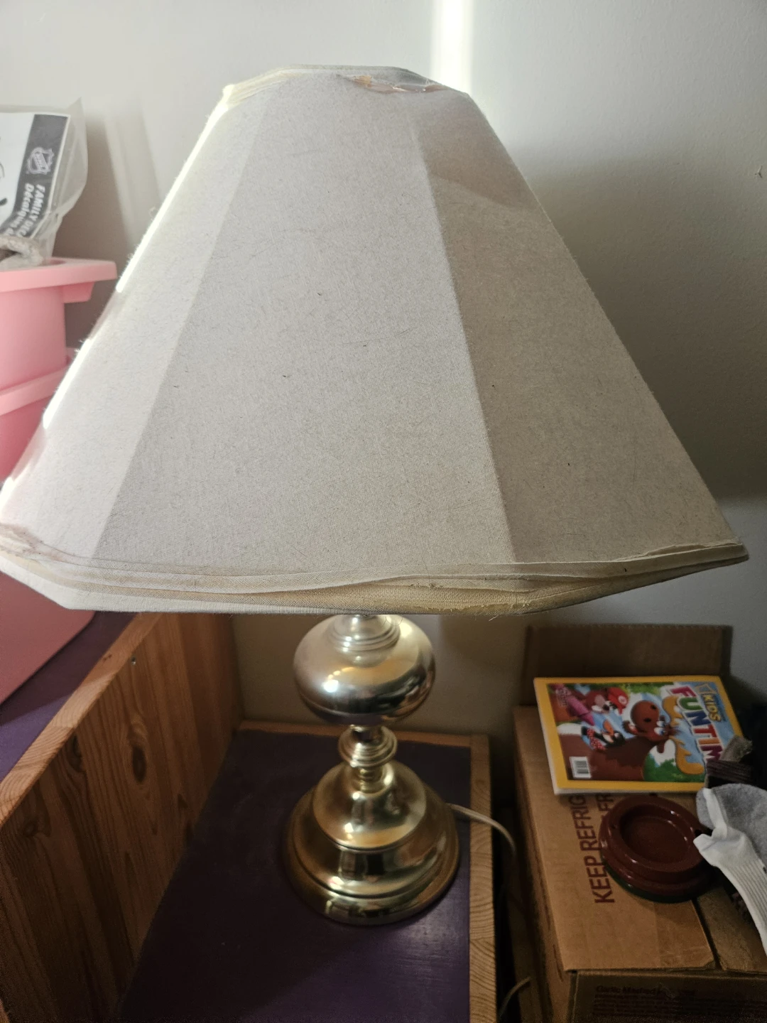Table lamp with beige shade 🥕