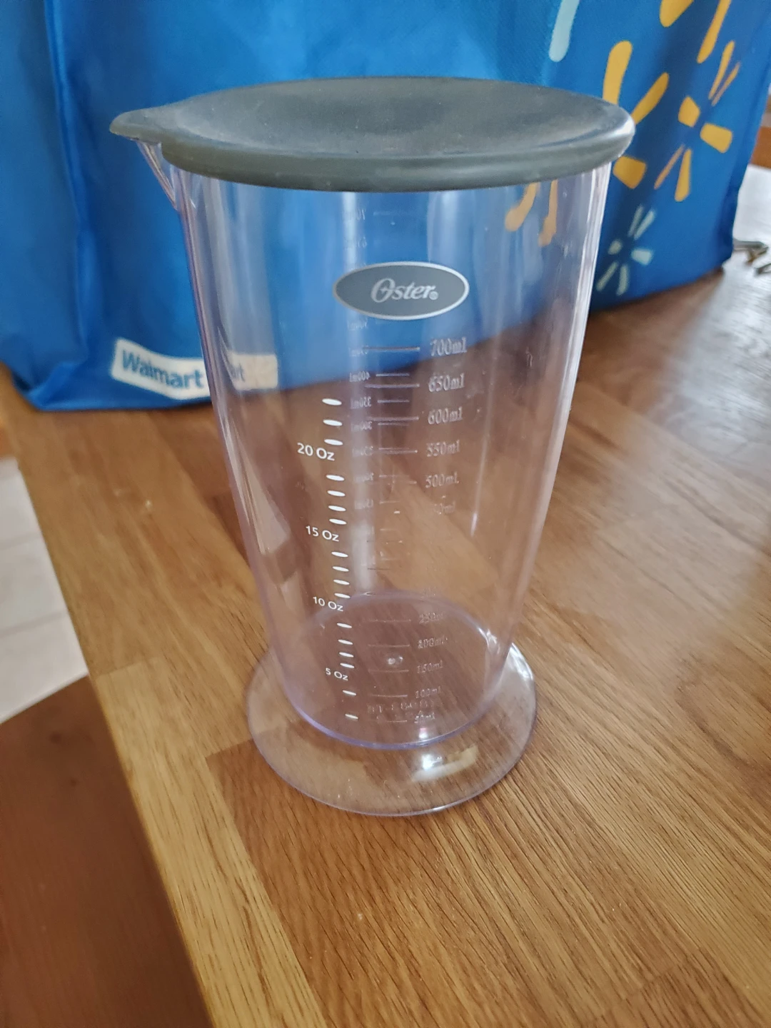 Oster Measuring Cup with Lid