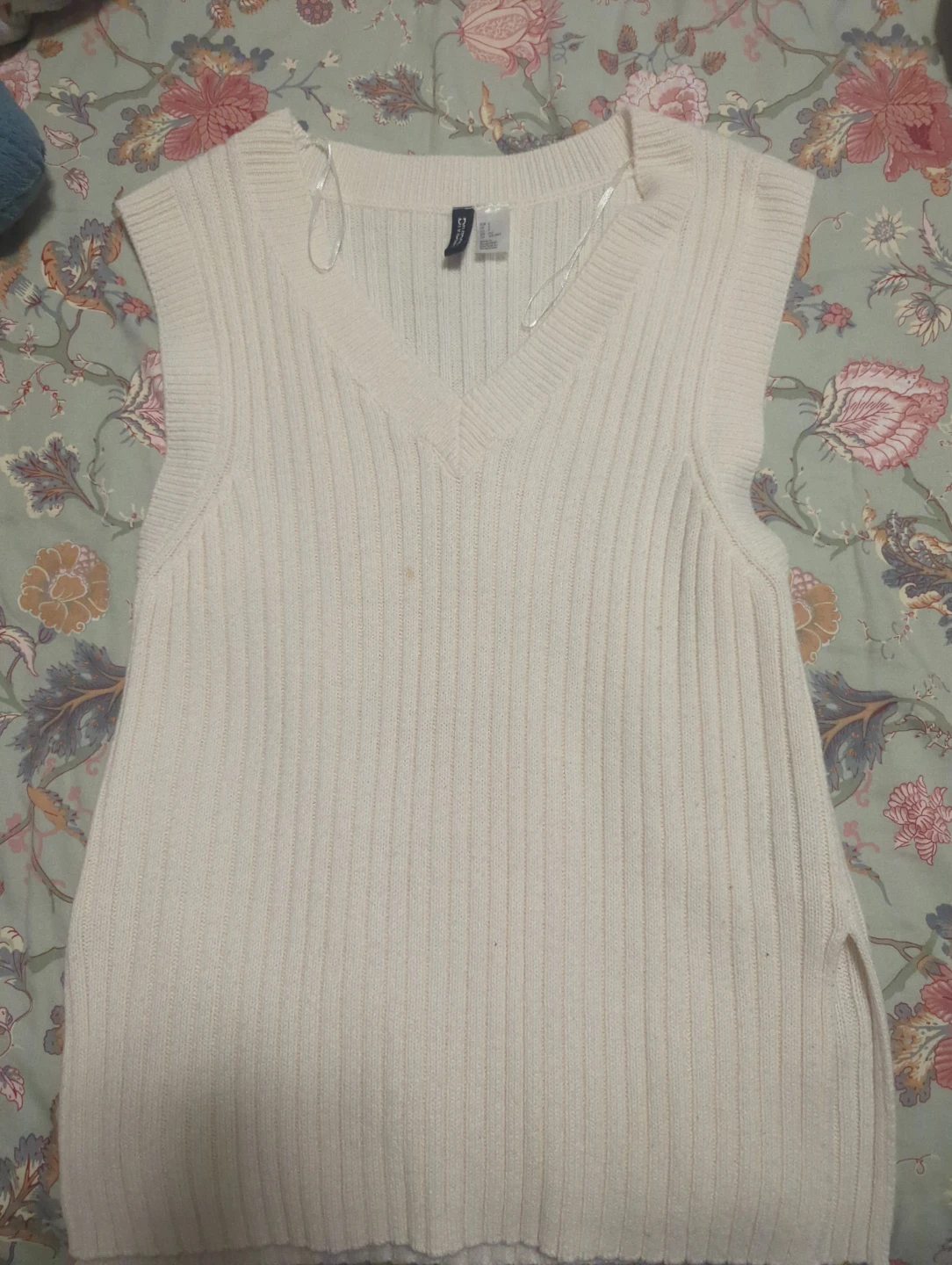 Cream sweater vest (oversized)