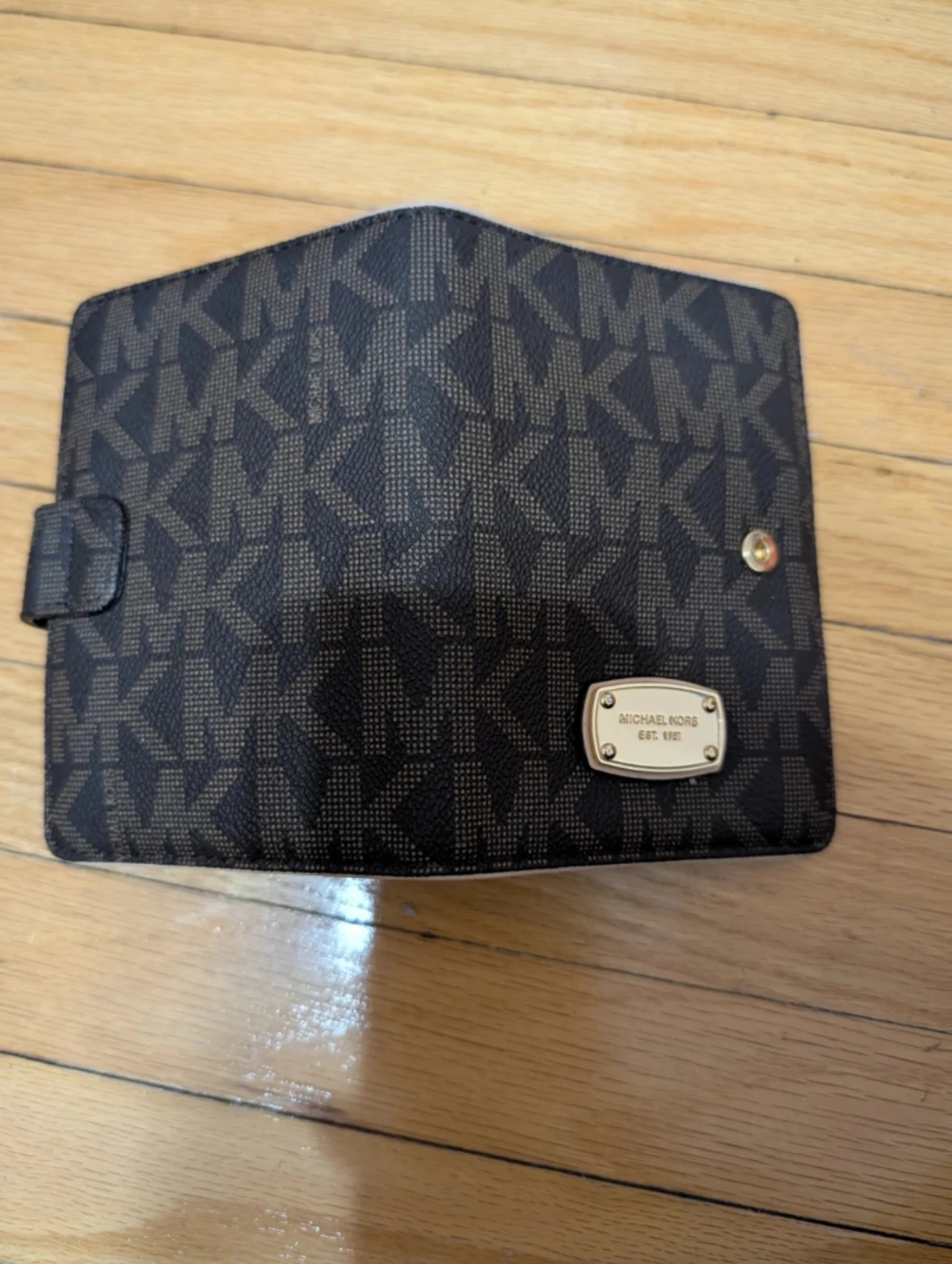 Michael Kors Passport Holder/wallet - photo 3