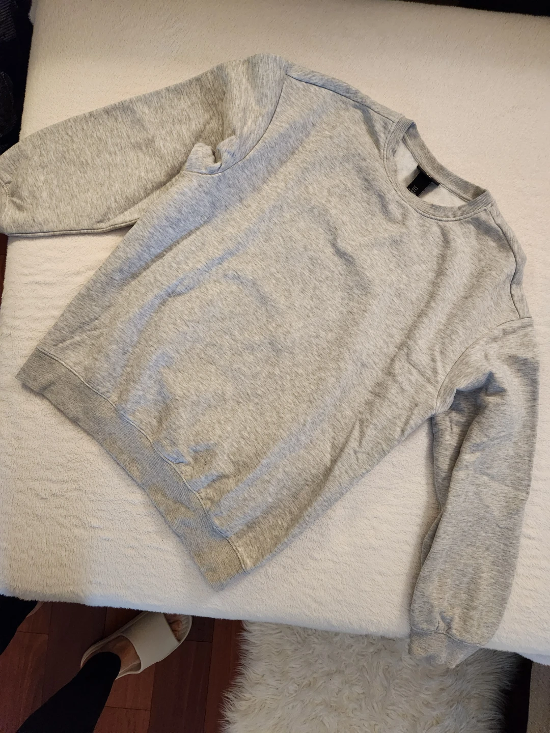H&M Grey Crew Neck Sweatshirt - Medium (Men)
