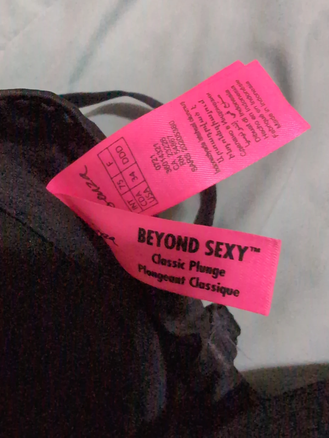 BEYOND SEXY Classic Plunge Bra 34DDD