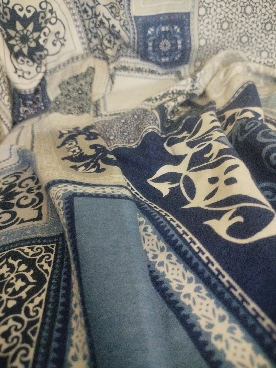 3 used bedsheets