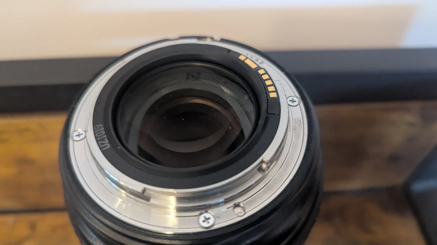 Canon EF 24-70mm f/2.8 L USM Lens - photo 4