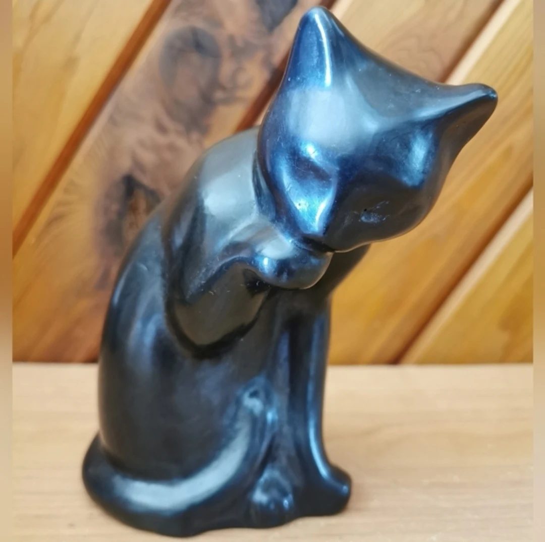 Vintage Cat Sculpture Grooming Pose