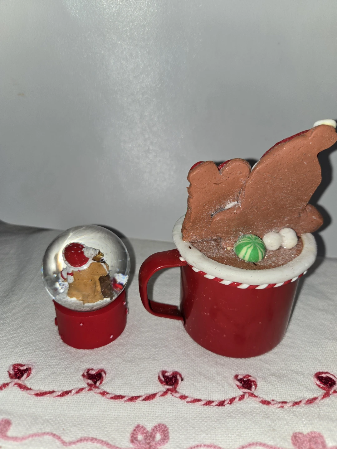 Christmas Snow Globe and Santa Mug Decoration - photo 5