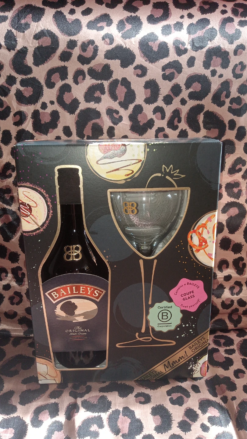 Baileys Liquor Set With Coupe