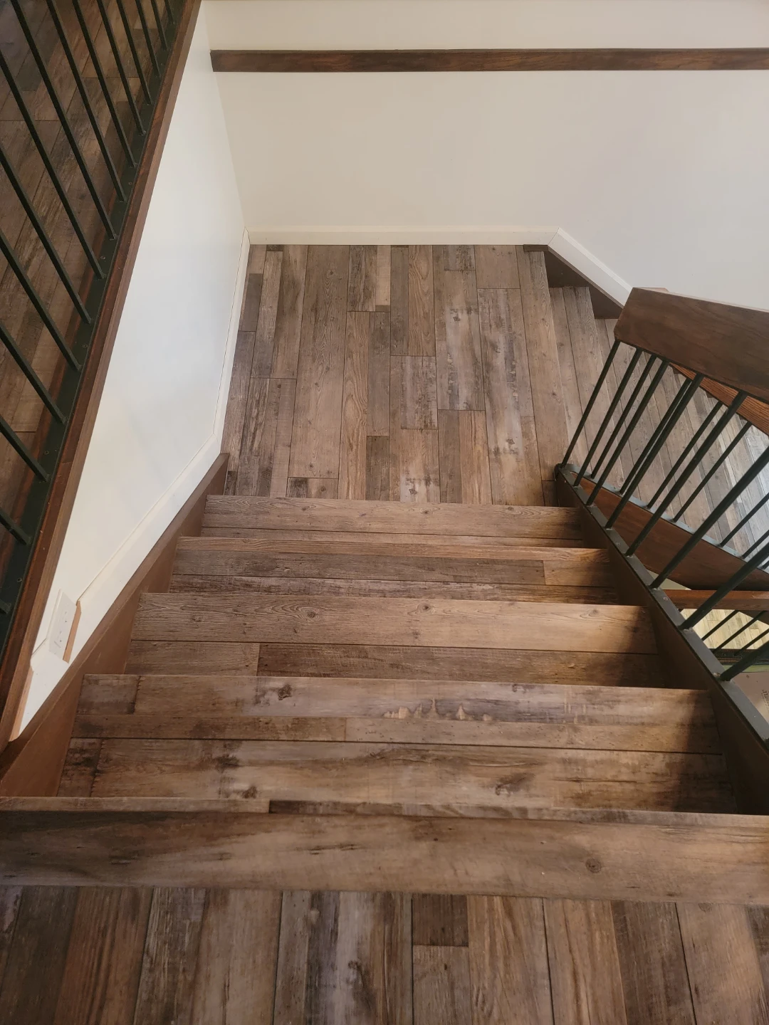 Laminate or vinyl Flooring Installation - photo 5