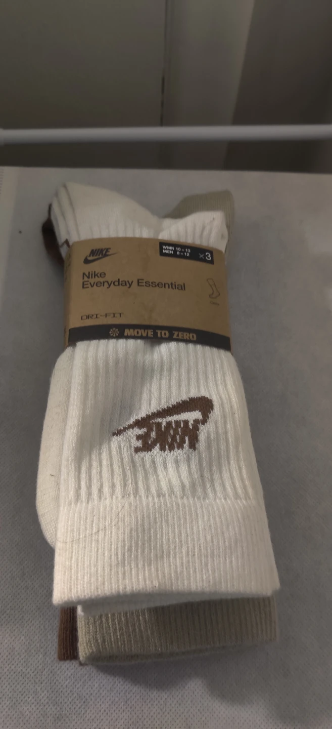 New Nike Everyday Essential Crew Socks - 3 Pairs