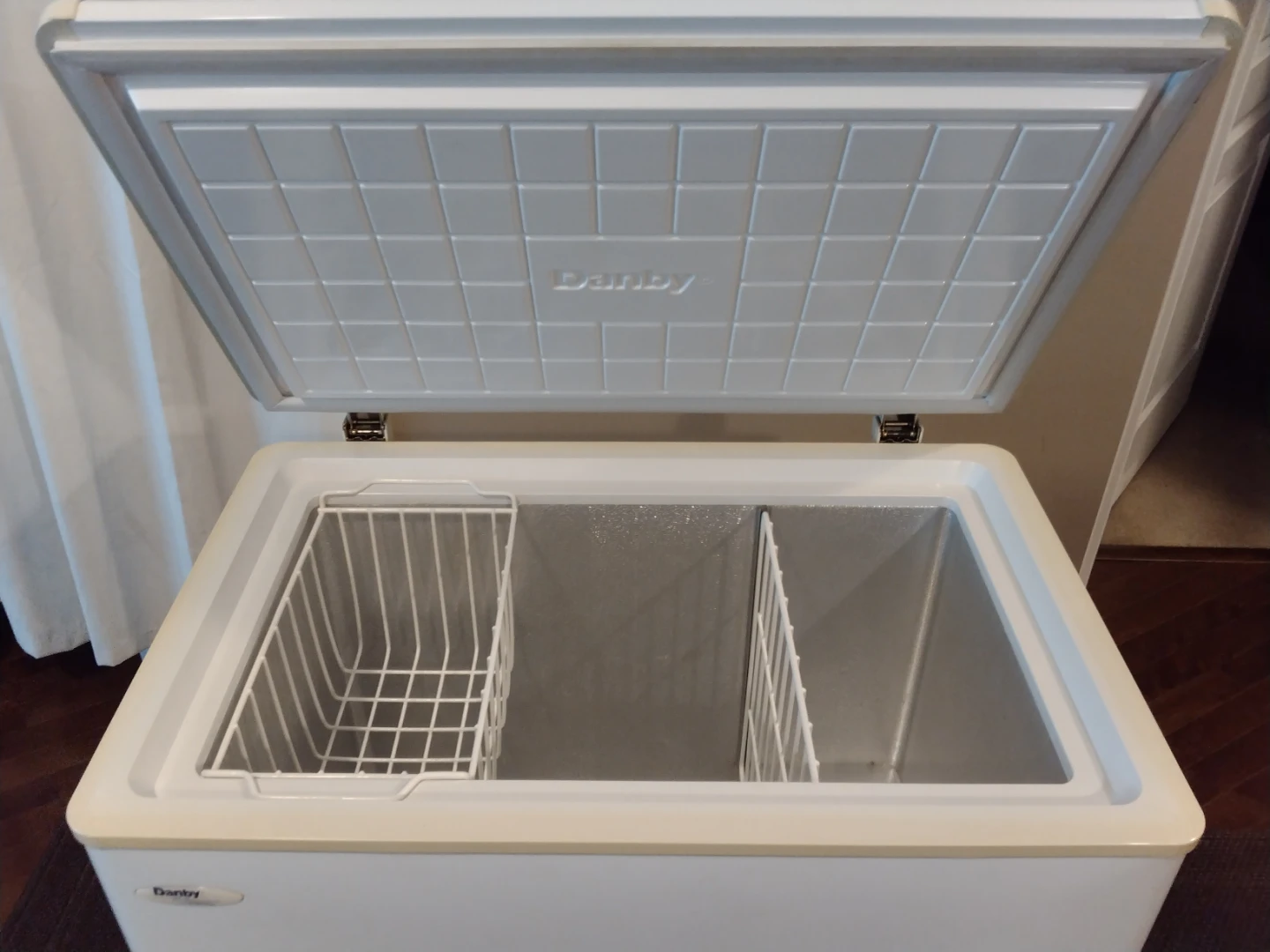 Danby Chest Freezer - White - photo 4