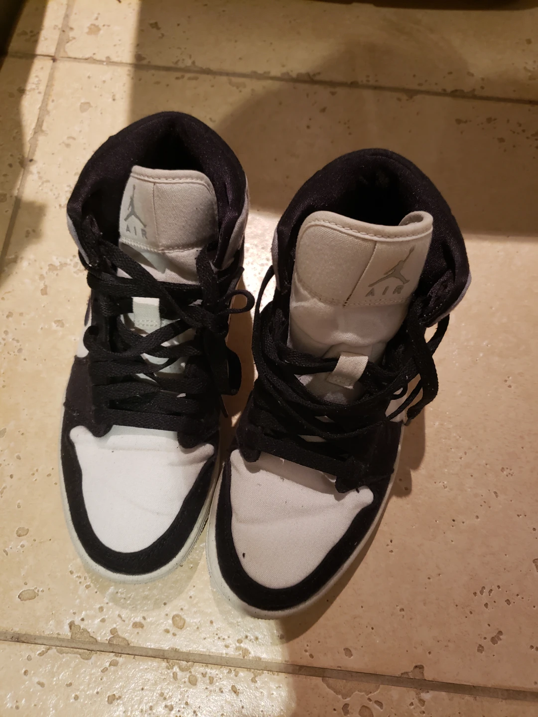 Jordan 1 "Air" High Top Sneakers - US 7.5 - photo 3