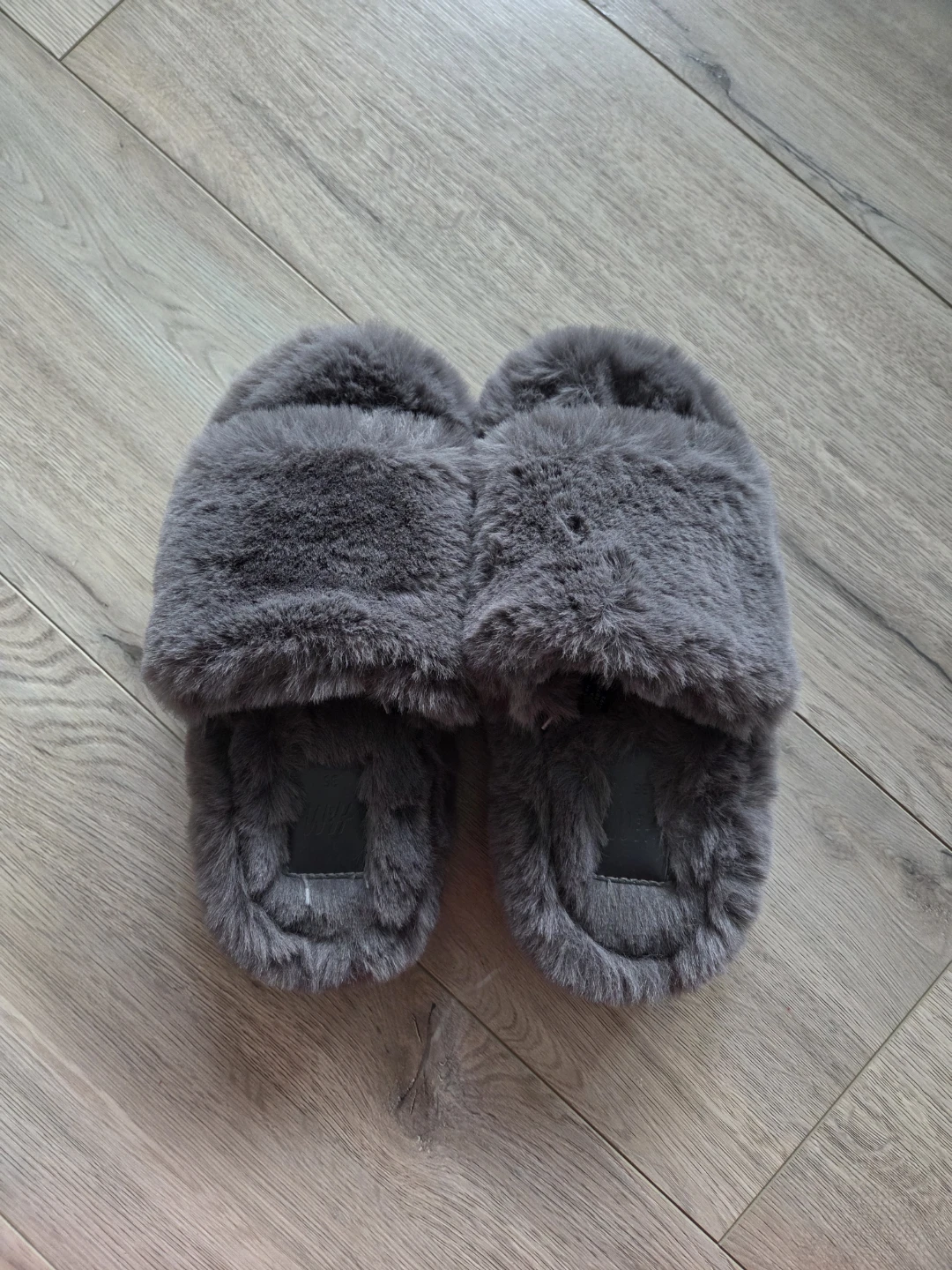 H&M Chunky Grey Faux Fur Slippers