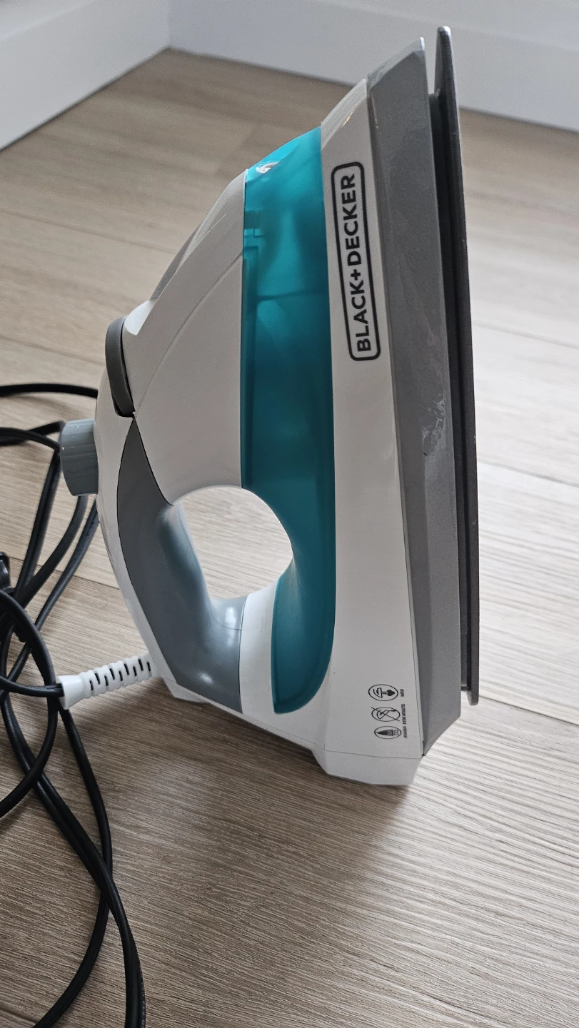 Black+Decker Steam Iron - photo 2