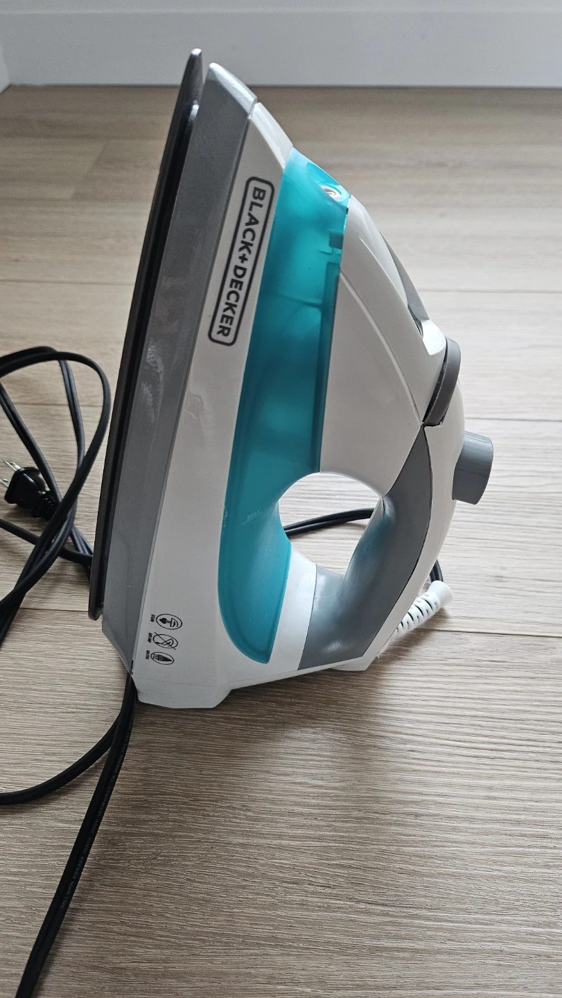 Black+Decker Steam Iron - photo 4