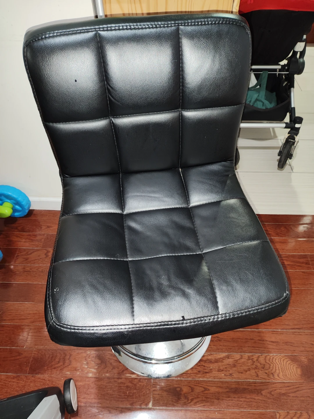 Black Swivel Bar Stool