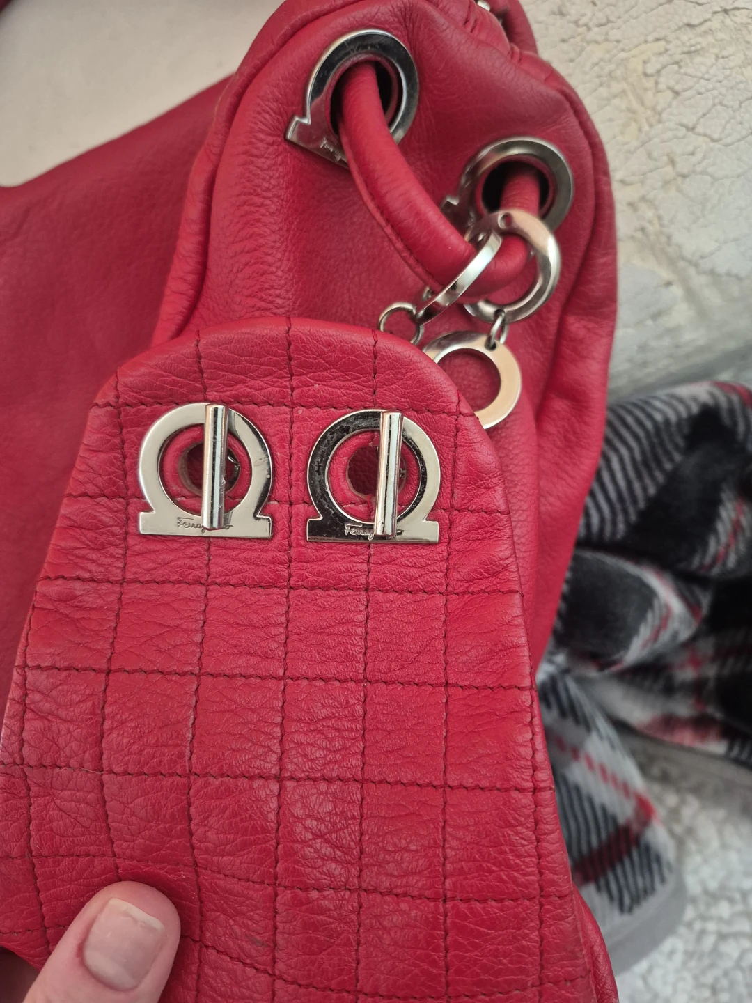 Salvatore Ferragamo Red Leather Shoulder Bag - photo 2