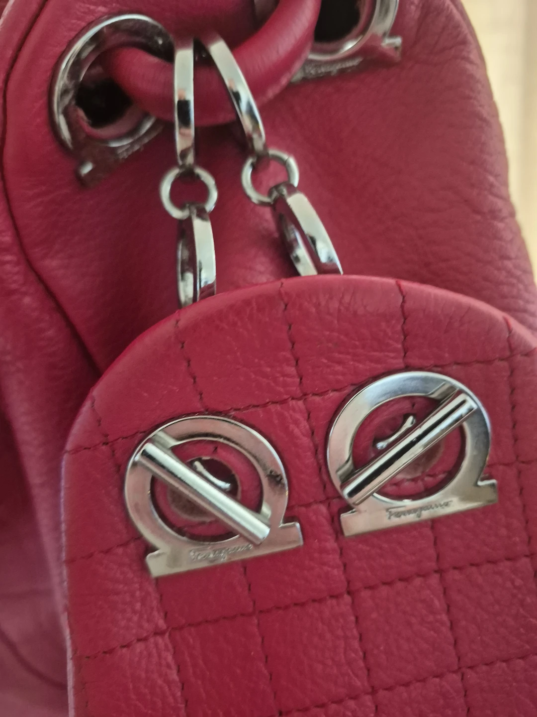 Salvatore Ferragamo Red Leather Shoulder Bag - photo 4