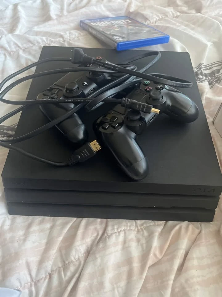 PS4 Pro 1TB Console - Complete in Box (CIB) -Great Condition