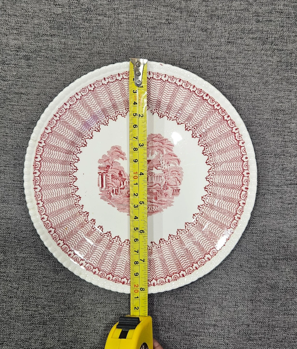 Vintage Red & White Decorative Plate - 8 Inches - photo 3