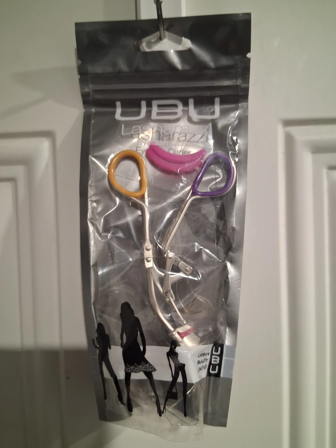 UBU Lasharazzi Eyelash Curler & MesmorEyes Full Lashes - photo 4